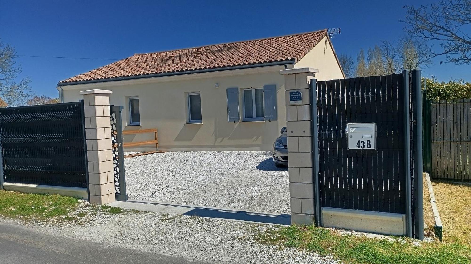 Meuble De Tourisme Classe 3 Etoiles Le Ptit Coin De Soleil - Saint Ciers D'Abzac Saint-Ciers-d'Abzac Exterior foto